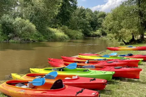 Spływy kajakowe na Tanwi z Kajakami Susiec - bezpieczne przygody dla rodzin