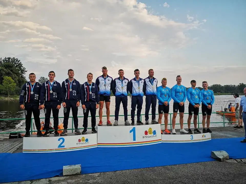 Zdjęcie Mistrz Polski w kajakarstwie: Zaskakujące wyniki i triumfy zawodników